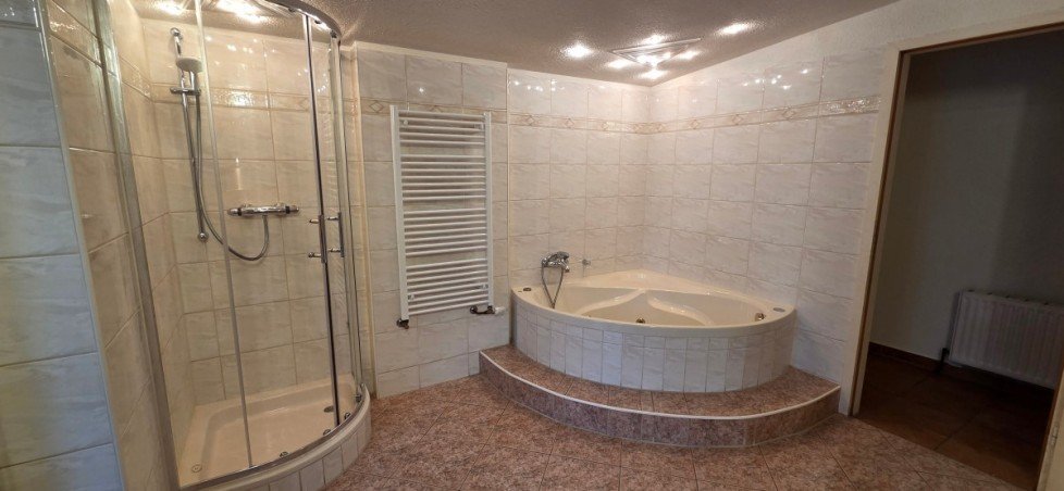 Bad im EG Reihenendhaus Berlin