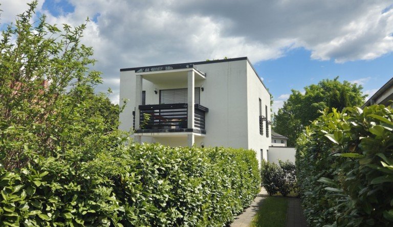 Ansicht Stra�e Berlin Zweifamilienhaus Zweifamilienhaus in K�penick mit gro�em Nebengelass bezugsfrei ab 01.11.2026
